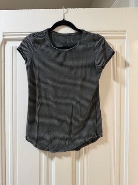 Lululemon Women’s Black & White Striped Short Sleeve Tee